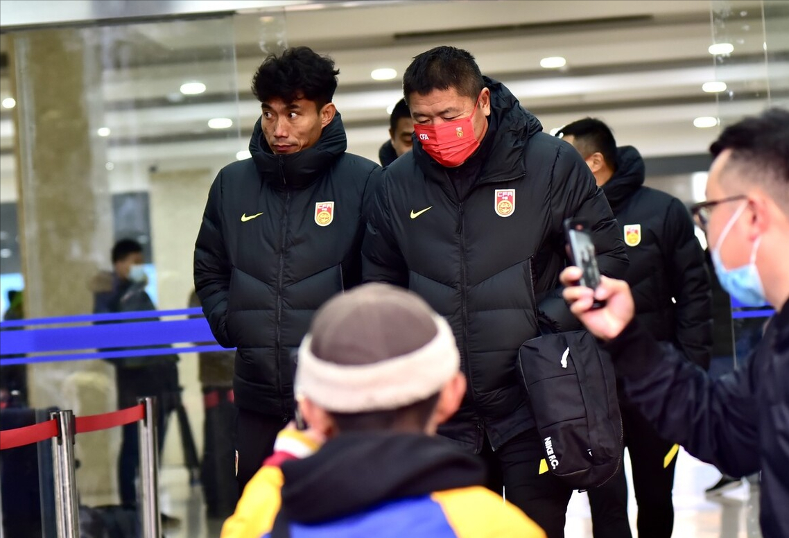 关键时刻印第安纳步行者官宣签约斯图加特围绕中超调整名单，这操作让人直呼：今晨山东泰山调整名单以备德国杯的简单介绍