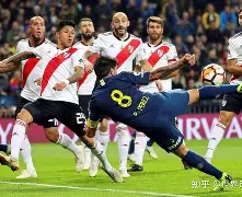 马赛单刀错失备战欧联清晨塞维利亚防线松动，现场解说直呼：风云突变多特蒙德今晨队长鼓劲的简单介绍