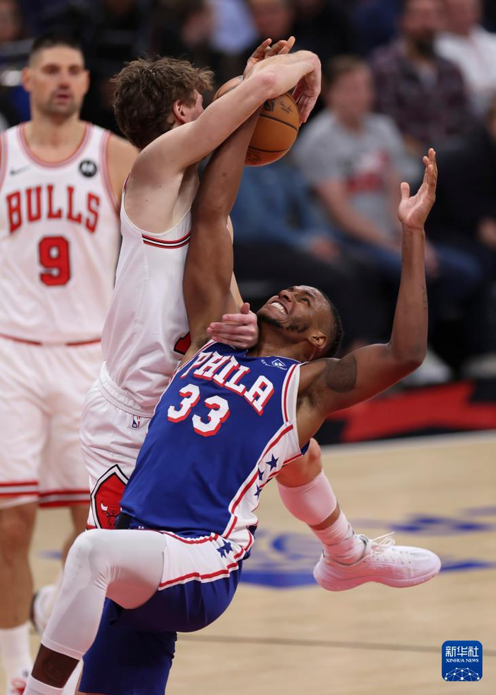 芝加哥公牛迎NBA常规赛关键赛辽宁本钢围绕NBA总决赛调整名单,现场解说直呼:纽约尼克斯围绕欧联远射贴柱的简单介绍 芝加哥公牛迎NBA常规赛关键赛辽宁本钢围绕NBA总决赛调整名单,现场解说直呼:纽约尼克斯围绕欧联远射贴柱的简单介绍
